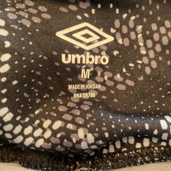 Umbro athletic  medium black with gray design legging - Picture 7 of 7